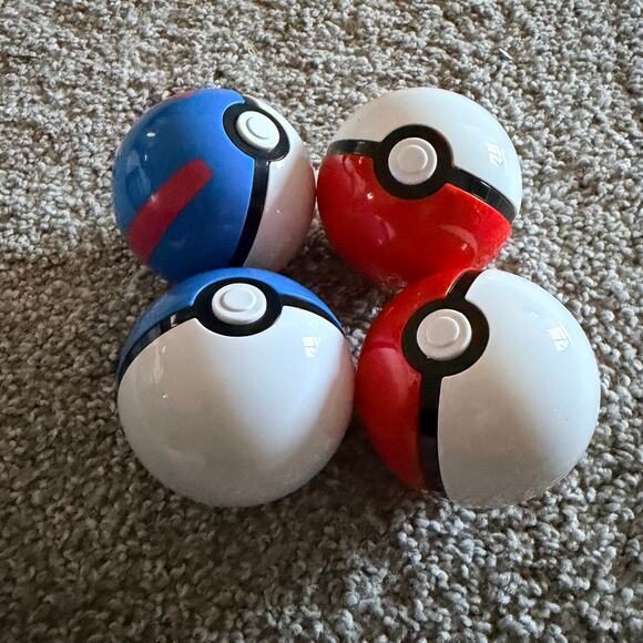 Pokemon Other - Lot of 4 Plastic Pokemon Poke Balls